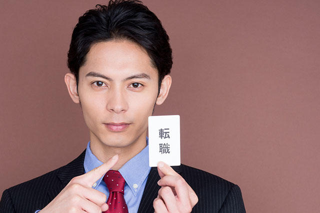 転職がしやすいのは税理士試験(8月)の前? それとも後?